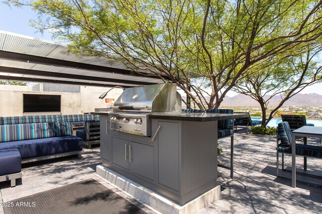 Foto del edificio - 7180 E Kierland Blvd