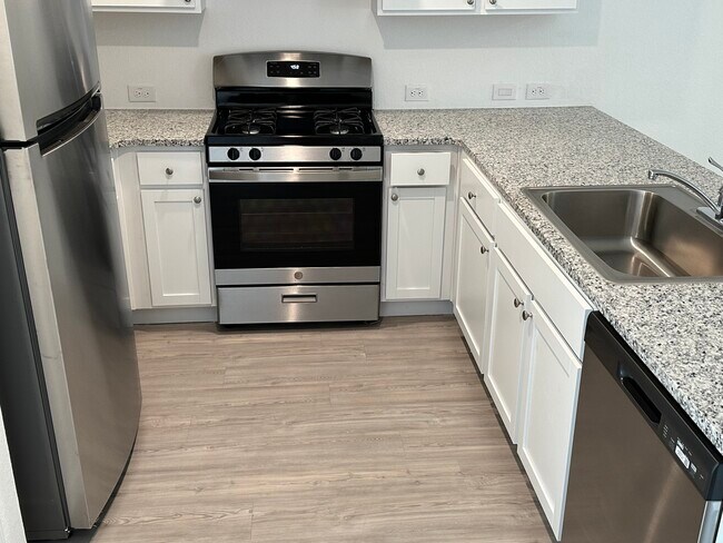 Building Photo - 6322 Marco Plains