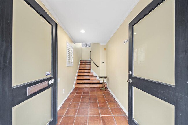 Foto del edificio - 2349 Albans Rd