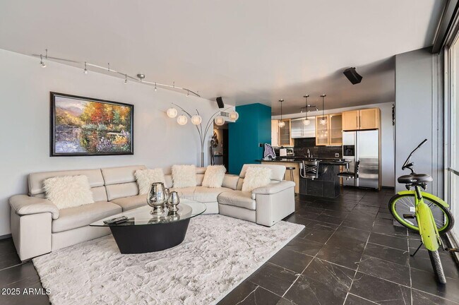 Foto del edificio - 207 W Clarendon Ave