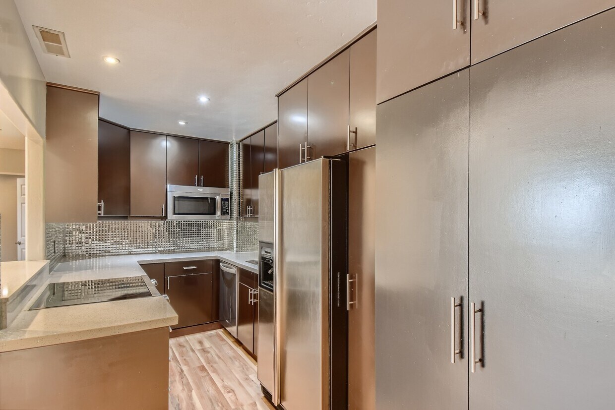 5051 La Jolla Blvd Unit 206, San Diego, CA 92109 Condo for Rent in