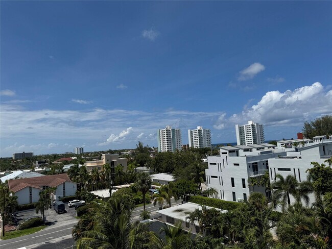 Building Photo - 3201 NE 14th Street Causeway