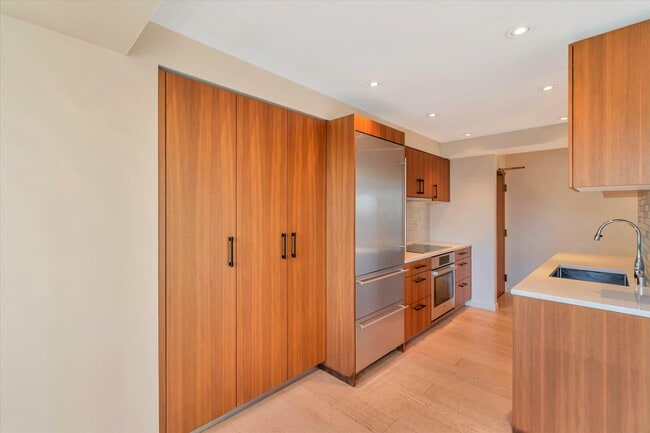 Photo - 1177 California St Apartment