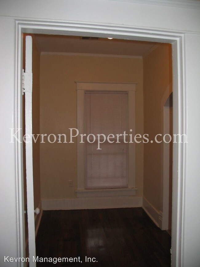 Foto del edificio - 1 br, 1 bath Apartment - 1891 Nelson Avenue
