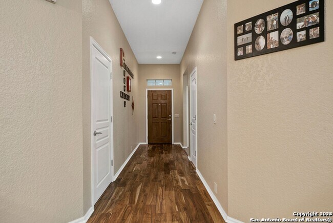 Foto del edificio - 3 Bedroom/2 Bath Lakeside At Canyon Springs Subdivision