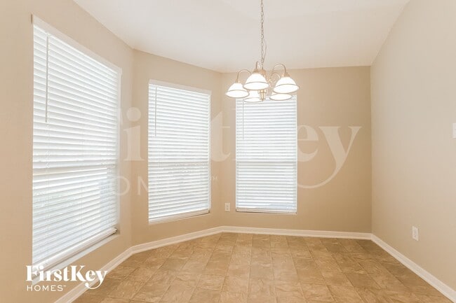 Building Photo - 16985 Valiant Oak St