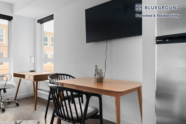 Foto del edificio - 5555 14th Ave NW