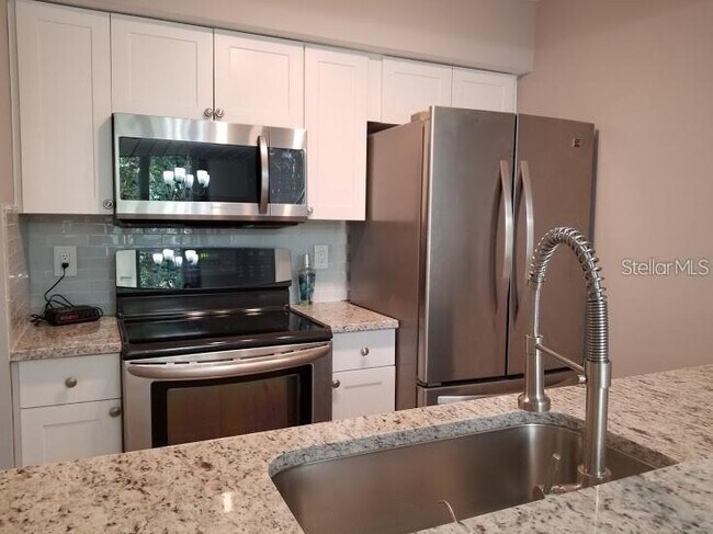 Foto del edificio - 5101 Eaglesmere Dr