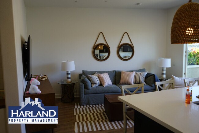Building Photo - 5702 La Jolla Blvd
