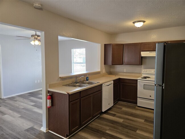 Foto del edificio - 1708 W 5th St