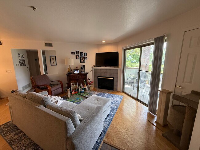 Foto del edificio - Chic & Spacious East Boulder Condo Just St...