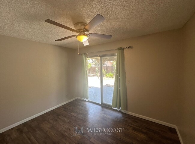 Building Photo - Charming 2 Bed / 2 Bath Home in Hemet – Pet Friendly & HOA Maintained Community!