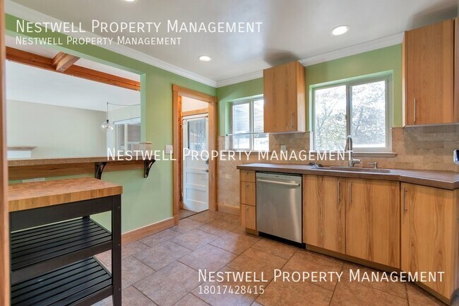 Foto del edificio - Beautiful 4-bed Rambler in Holladay