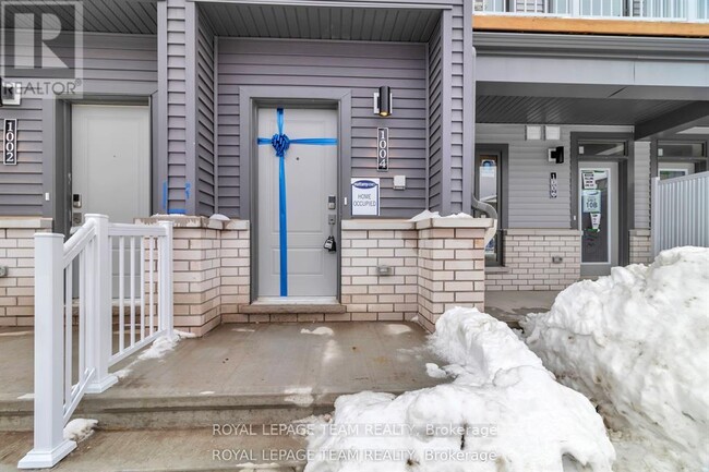 Building Photo - 1004 Parnian Private