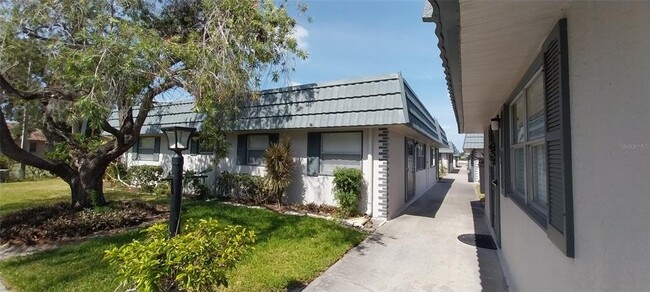 Foto del edificio - 1811 Bedford Ln
