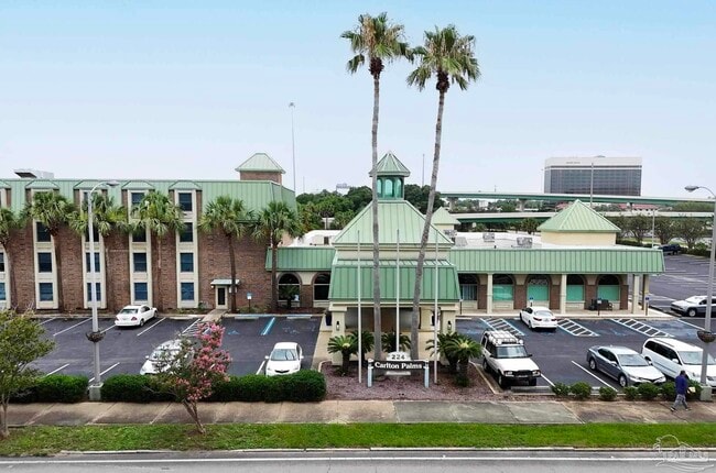 Building Photo - 224 E Garden St