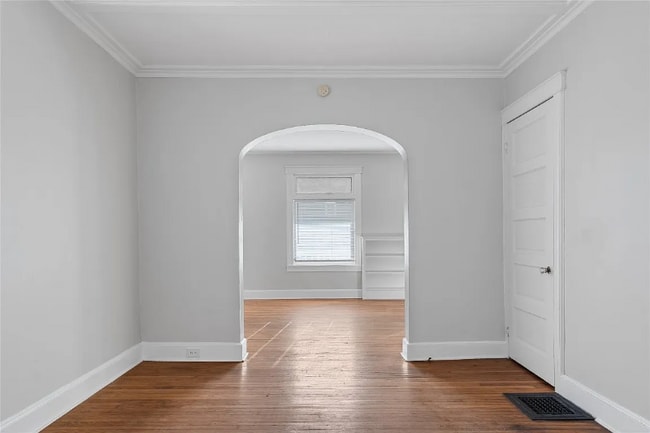 Building Photo - 25 Duane Ave