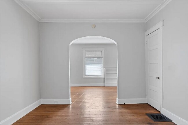 Foto del edificio - 25 Duane Ave