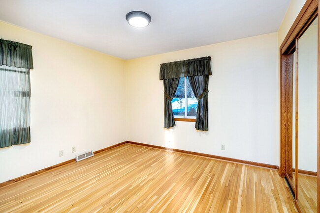 Foto del edificio - 2430 E 4th St