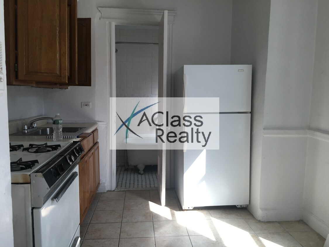 Foto principal - 30-44 32nd St
