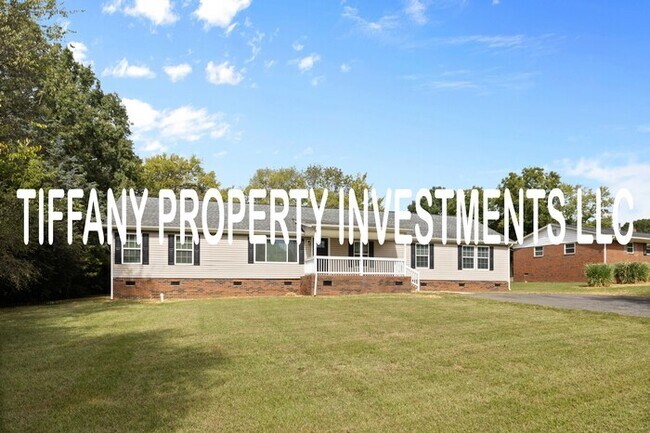 Photo - 309 Amon Ln House