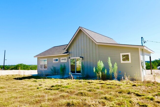 Building Photo - 2519 Golf Dr