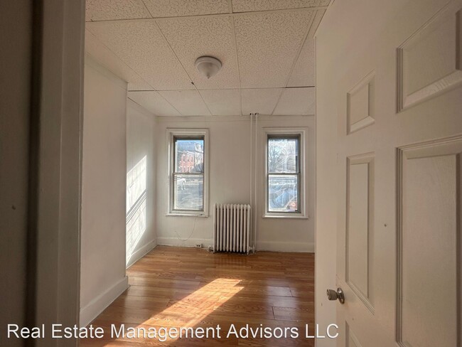 Building Photo - 2 br, 1 bath House - 3232 Emerald Street