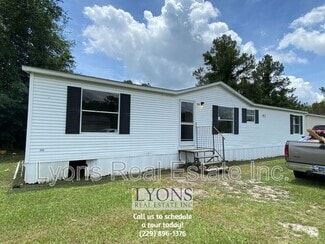 Building Photo - 502 Crestview Dr