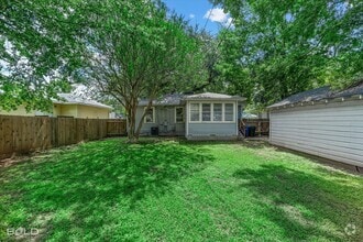 Building Photo - 264 Leland Dr