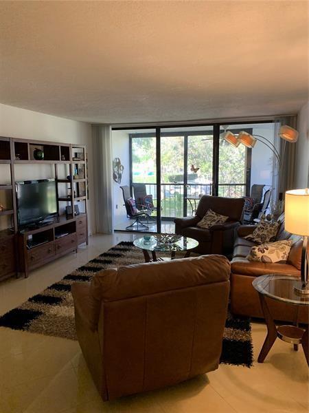 Foto del edificio - 16200 Golf Club Rd