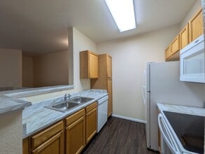 Building Photo - 911 S Zeno Way