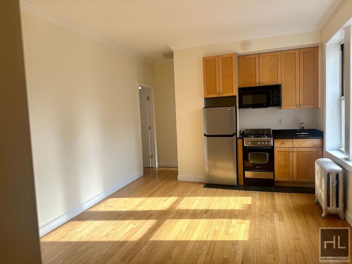 Primary Photo - WEST 13 STREET