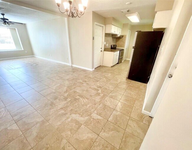 Foto del edificio - 16915 Forest Bend Ave