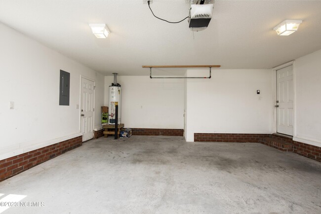 Building Photo - 120 Palisades Way