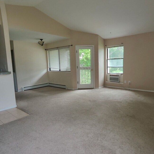 Foto del edificio - 2Bd/2Ba with Private Balcony, Fireplace & ...