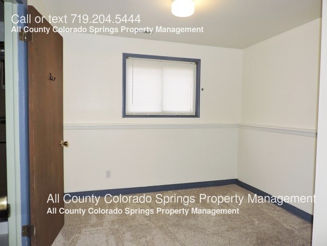 Foto del edificio - 3206 E Pikes Peak Ave