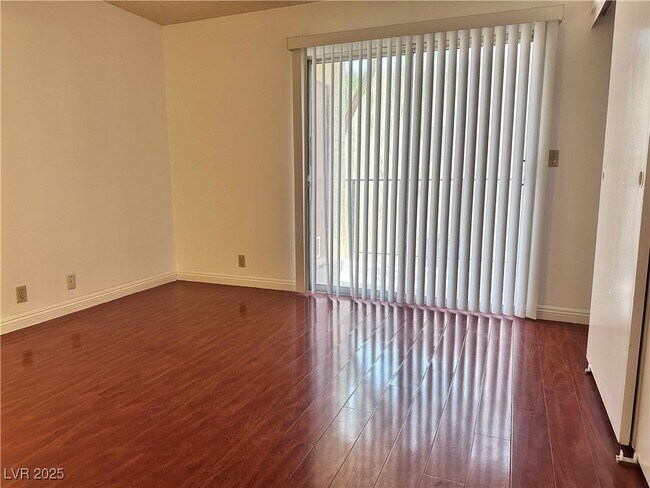 Foto del edificio - 4520 Sparky Dr