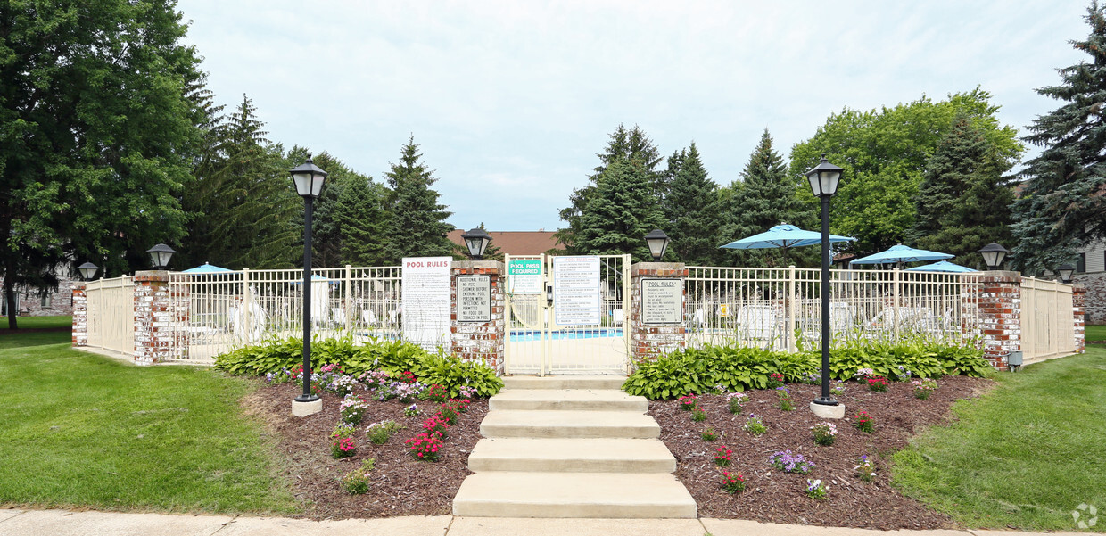 Área de piscina - Valley View Apartments