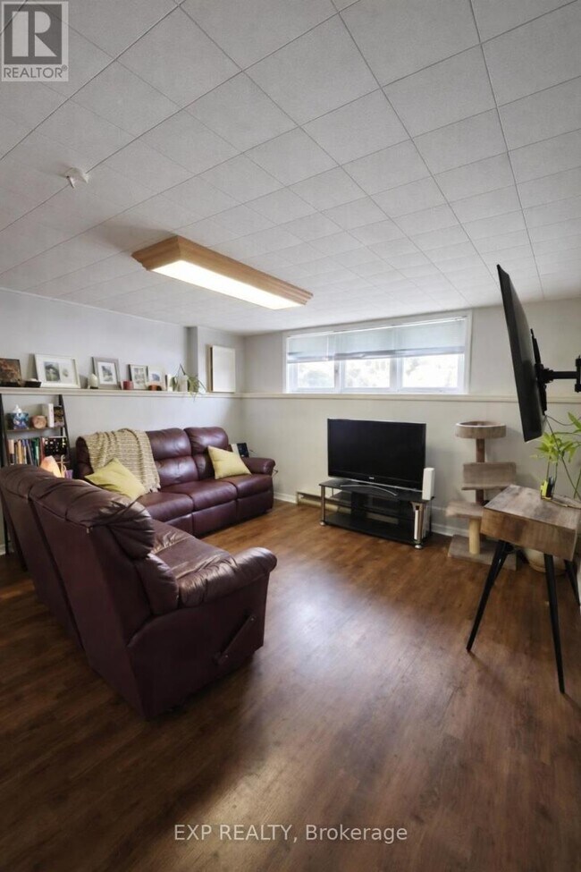 Photo du bâtiment - 898 Belvédère Ave