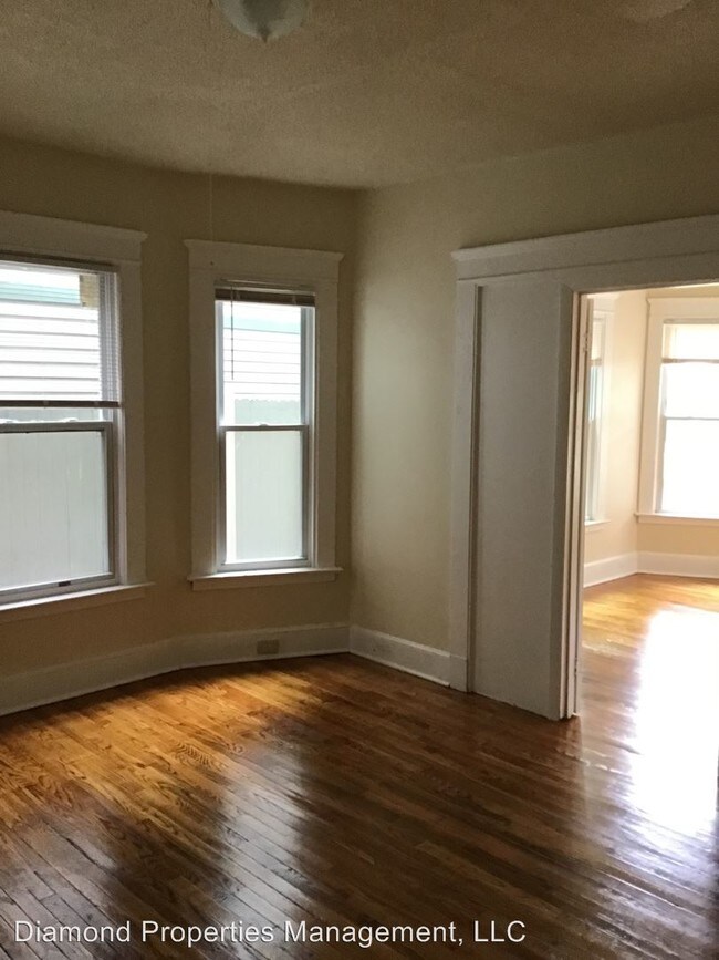 Foto del edificio - 869-871 Elm St