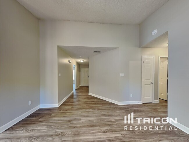 Foto del edificio - 607 Kingville Dr