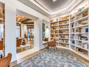 Building Photo - Trailhead East