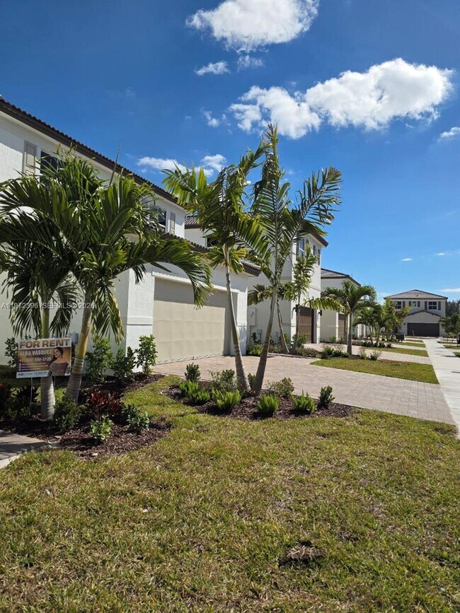 Foto del edificio - 2741 SE 24th Ct