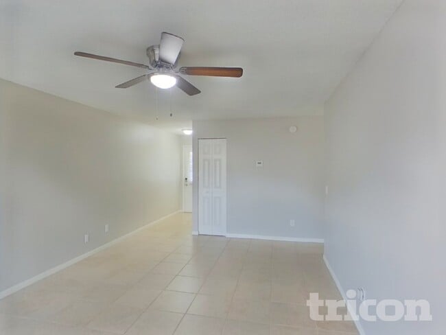 Building Photo - 910 Sunridge Point Dr