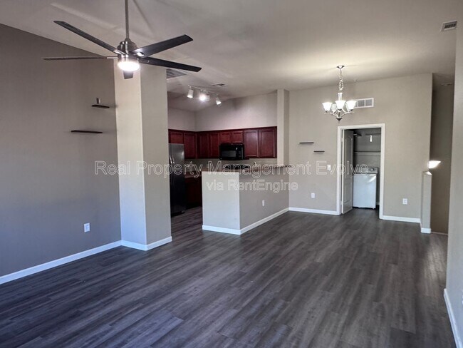 Foto del edificio - 2150 W Alameda Rd