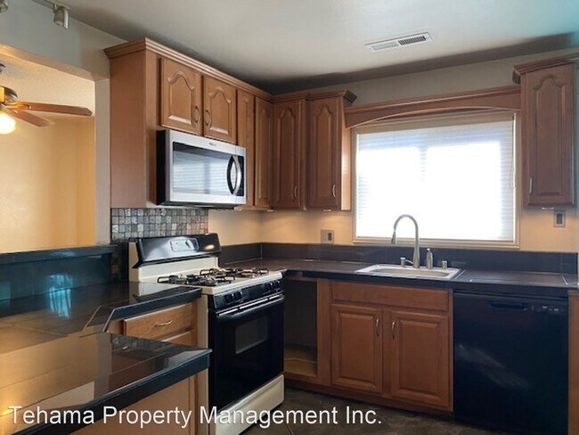 Building Photo - 3 br, 1.5 bath House - 1879 Pinon Ave