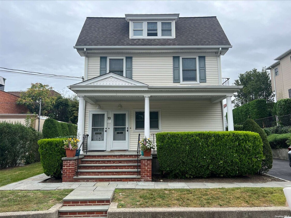 Primary Photo - 13 Mackey Ave