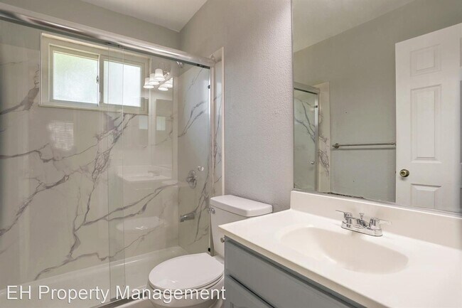 Building Photo - 3 br, 1 bath House - 5630 Meadow Park Way