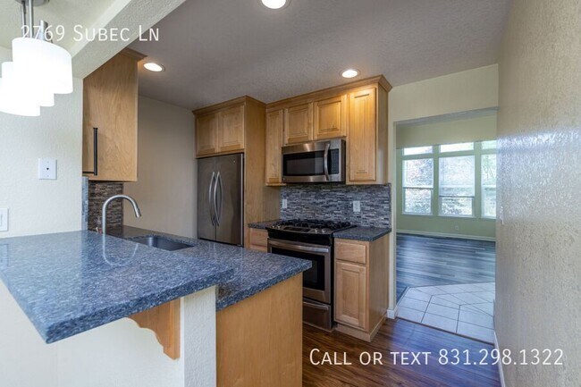 Foto del edificio - 2769 Subec Ln