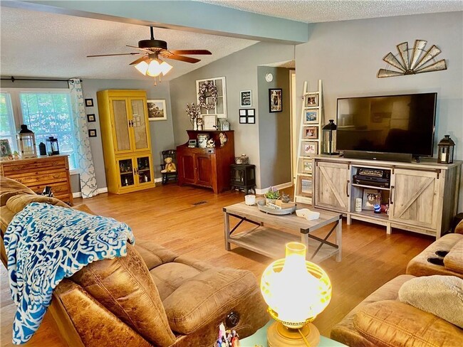 Foto del edificio - 148 Pine Tree Path